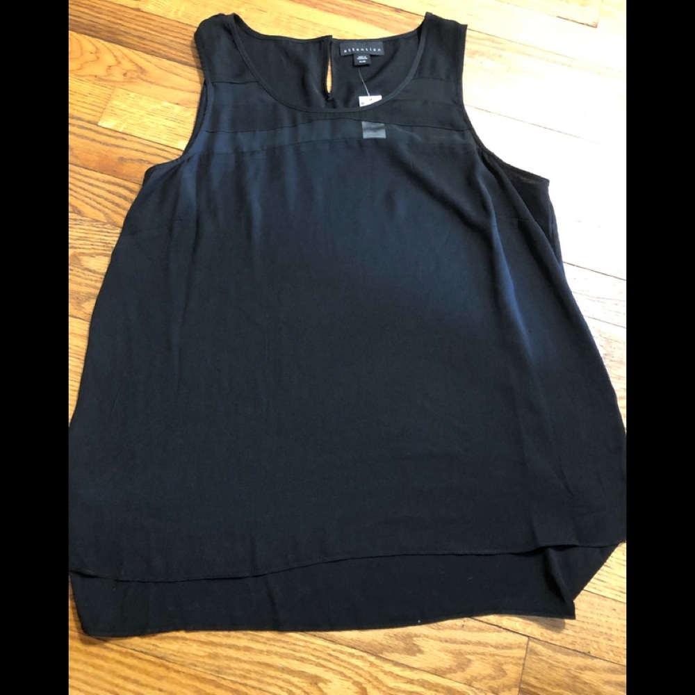 Attention Top NWT